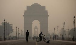 Hindistan'da hava kirliliğine ilginç çözüm! 'Yapay yağmur' denemesi!