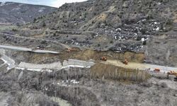 İki il arasındaki kara yolu ulaşıma kapanmıştı: Bölgede çalışmalar sürüyor!