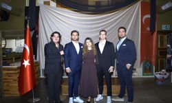 Londra'da Cumhuriyetin 102. yılı çoşkusu: Türk öğrenciler 'Cumhuriyet Balosu'nda buluştu