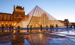 Louvre Müzesinde büyük soygun! Değerli mücevherler çalındı