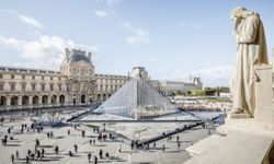 Louvre Müzesi'ndeki bazı mücevherler merkez bankasına taşındı