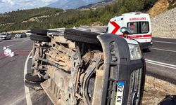 Osmaniye'de devrilen minibüsteki 13 kişi yaralandı