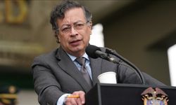Petro'dan ABD'ye uyarı: Venezuela'yı işgal etme