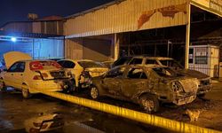 Sanayi sitesinde park halindeki 5 araç kundaklandı