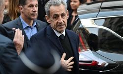 Sarkozy'yi cezaevinde 2 polis koruyacak