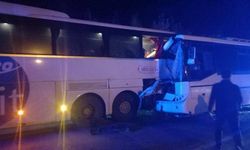 Servis otobüsü yolcu otobüsüne çarptı: Yaralılar var!