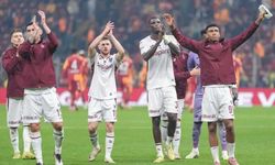 11 kişi çıktıkları sahada 2 futbolcuyla 21 puan topladılar