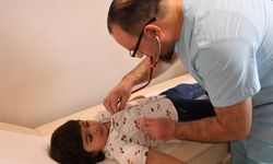 200 binde bir görülen hastalık! 2 yaşındaki çocuğun göğüs boşluğu bağırsakla doldu!