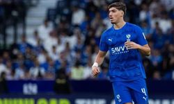 6 gol 2 kırmızı kart! Yusuf Akçiçek'in takımı 3 puanı kaptı