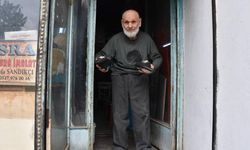 60 yıldır el emeğiyle deri ayakkabı imal ediyor