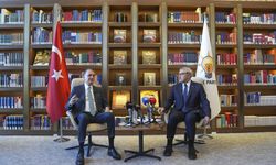 AK Parti'de 'Kütüphane Sohbetleri' programının ilk konuğu Ömer Çelik oldu