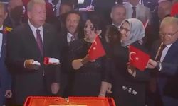 Algıya olguyla cevap: 'Hulusi Akar, çocuğa kılıçla pasta yedirdi' yalanı