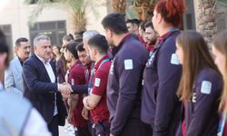 Bakan Bak İslami Dayanışma Oyunları'nda yarışacak sporcuları ziyaret etti