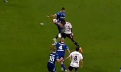 Beşiktaş penaltı bekledi! VAR'da 4 dakika pozisyonu izleyen hakem kararından dönmedi