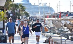 Bodrum'a iki kruvaziyerle 1853 yolcu geldi