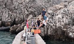 Bodrum'da bot kayalıklara çarptı: 4 yaralı