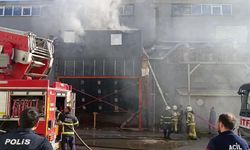 Bursa'da mobilya fabrikasında yangın; 1 işçi yaralı