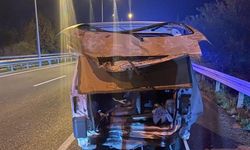 Çekici kamyonet, ticari araca çarptı : 2 ölü