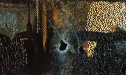 Çok sayıda yolcunun bulunduğu otobüse silahlı saldırı