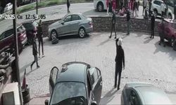 Dolmuş ciple çarpıştı: 11'i öğrenci, 13 yaralı