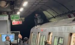 Durakta metronun üzerine çıktı, ortalığı birbirine kattı