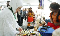 Emine Erdoğan'dan Güney Afrika'da Yunus Emre Enstitüsüne ziyaret