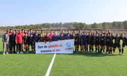 Eskişehir'de lösemili çocuklar yararına futbol maçı oynandı