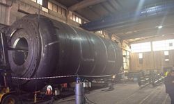 Feci olay: 3 tonluk levhanın altında kaldılar!