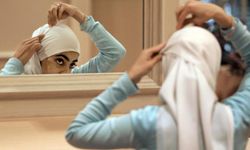 Fransa meclisinden çirkin hareket! Başörtülü ziyaretçileri hedef aldılar!