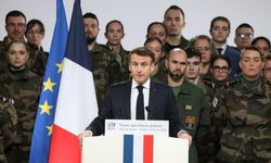 Fransa yeniden zorunlu askerlik dönemi