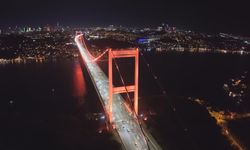 FSM Köprüsü ve Galata Kulesi turuncu renkle ışıklandırıldı