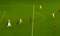 Futbolda görülmemiş olay Süper Lig'de görüldü! Kaleci kavgayı ayırırken gol yedi