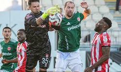 Hoca değişikliği de çare olmadı! 9 kişiyle 1-0 kaybettiler