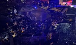 İstanbul'da 5 araç birbirine girdi: Yaralılar var