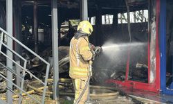 İstanbul'da bir üniversite kampüsünde yangın!