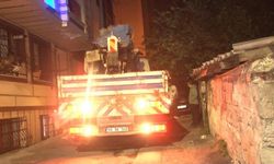 İstanbul'da korku dolu anlar! Sokağa dalan vinç dehşet saçtı!