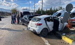 Kavşakta feci kaza: 7 yaralı!