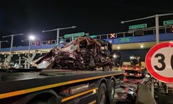 Kuzey Marmara Otoyolu'nda otomobil gişeye girdi