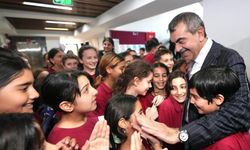 Milli Eğitim Bakanı Tekin'den Bursa ve Balıkesir'deki iki okula sürpriz ziyaret