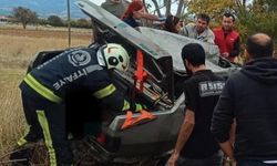 Mucize kurtuluş! Hurdaya dönen araçtan sağ çıktı