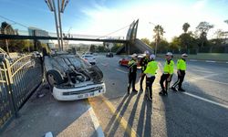 Şanlıurfa'da devrilen otomobildeki 5 kişi yaralandı