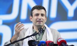 Selçuk Bayraktar'dan yeni mezunlara: Pusulanız daima ahlak, vicdan ve adalet olsun