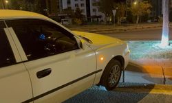 Seyir halindeyken uyuyan sürücü, kaza sonrası da uyumaya devam etti!