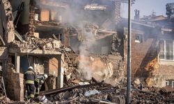 Son Dakika: Erzurum'da doğalgaz patlaması! İki katlı ev çöktü