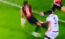 Son dakikada penaltı krizi!! Hakem VAR'a rağmen karar değiştirmedi