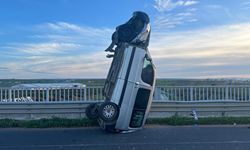 Tekirdağ'da ilginç kaza: Bariyere çarpan araç dik durdu!