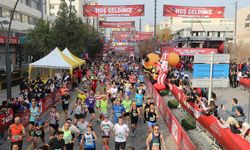 7. Gazi Yarı Maratonu heyecan ve renkli görüntülerle yapıldı