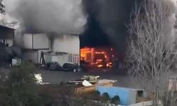 Arnavutköy'de TIR tamirhanesinde yangın