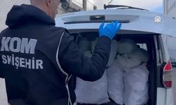 Çekicinin üzerindeki araçtan cephanelik çıktı