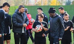 Down sendromlu Zınar, Amed Sportif'in son taktik idmanını yönetti